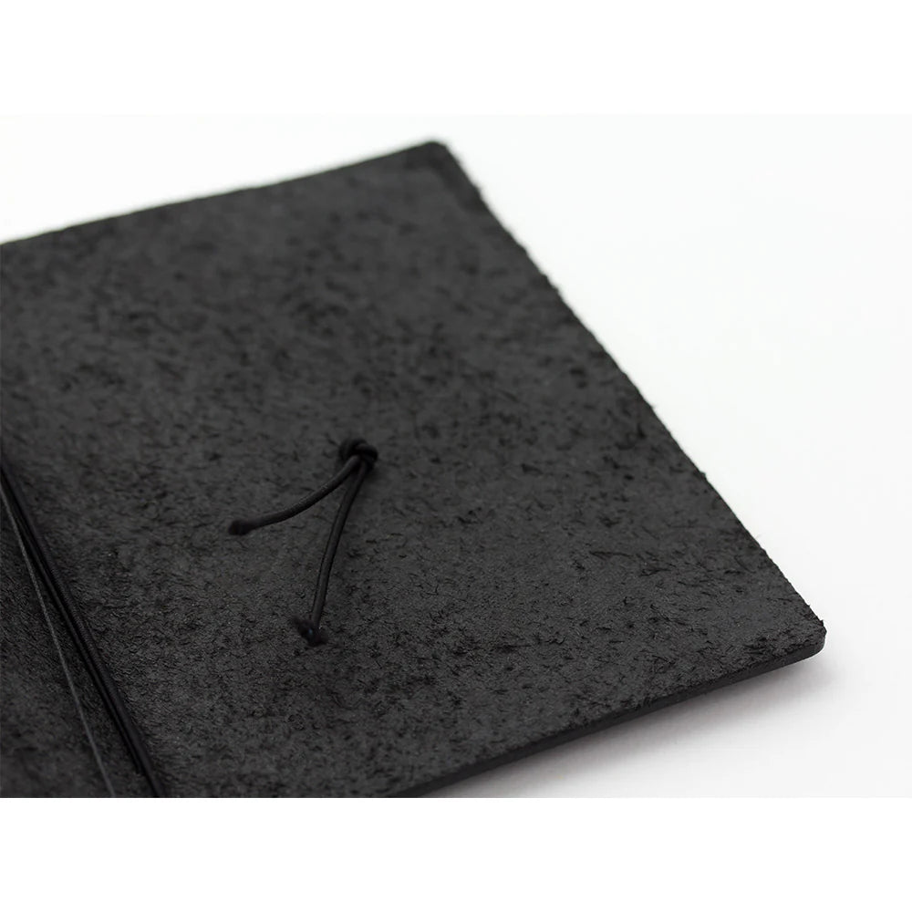 TRAVELER'S Notebook Starter Kit (Passport Size) - Black