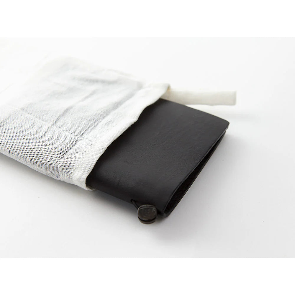 TRAVELER'S Notebook Starter Kit (Passport Size) - Black