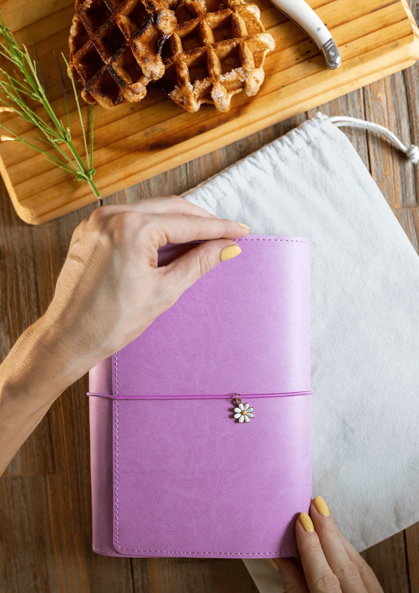 Creator's Friend Refillable Folio Trifold - (Rose Quartz)