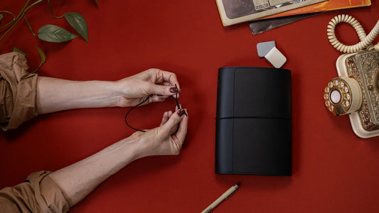 Creator's Friend Refillable Folio Trifold - (Raven Black)