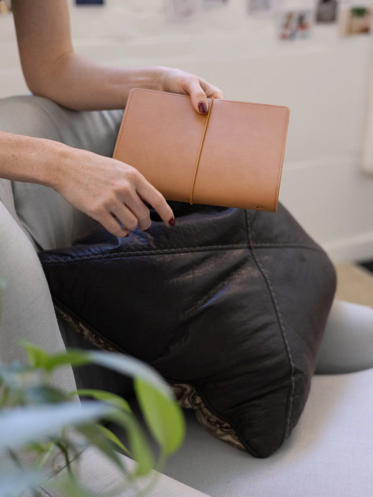 Creator's Friend Refillable Notebook Folio (Saddle Brown)