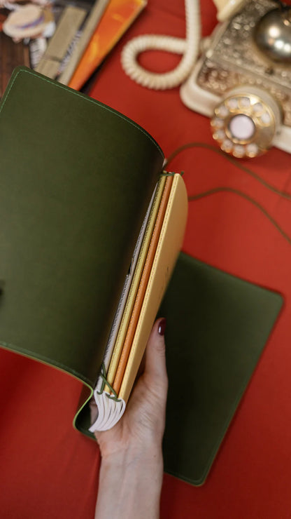 Creator's Friend Refillable Folio Trifold - (Olive Green)