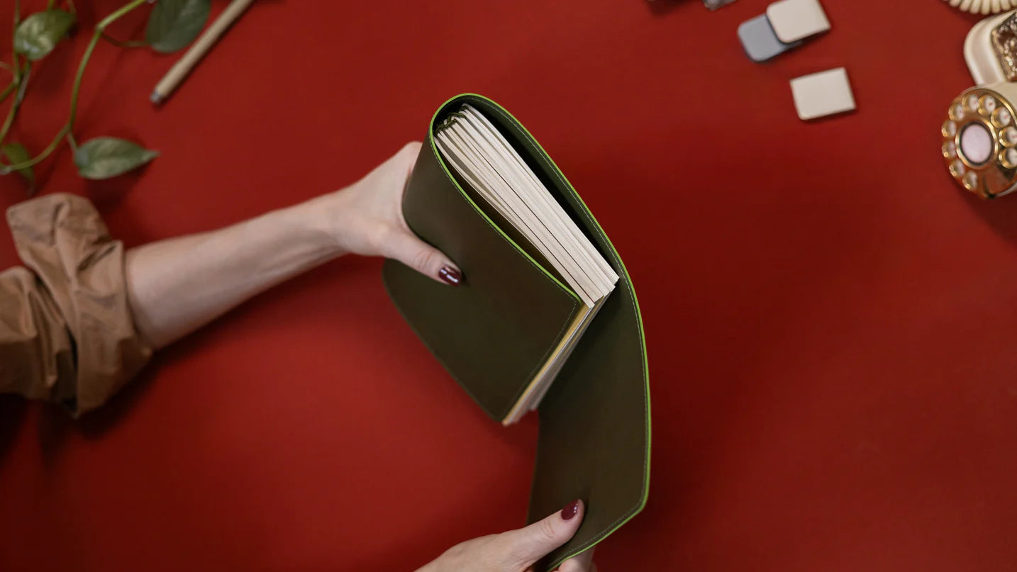 Creator's Friend Refillable Folio Trifold - (Olive Green)