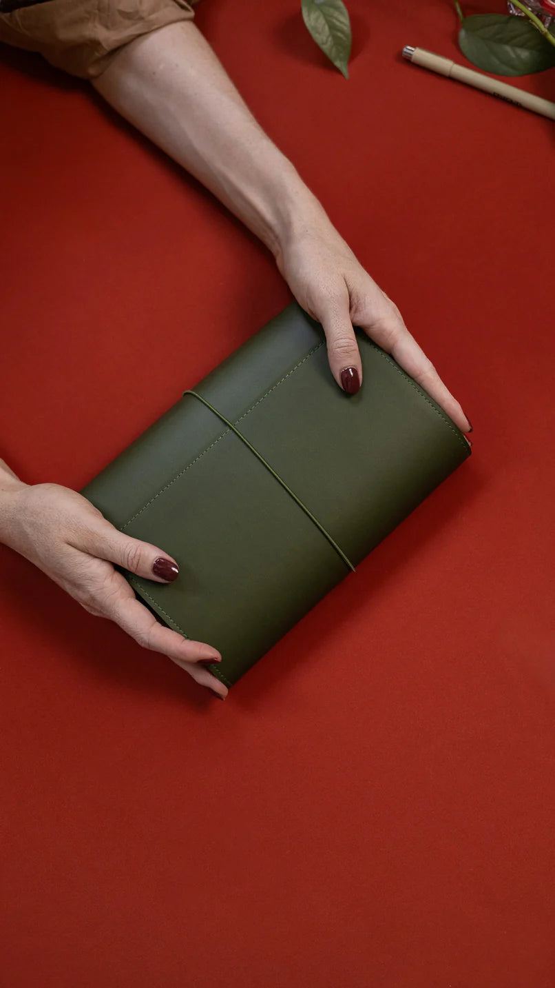 Creator's Friend Refillable Folio Trifold - (Olive Green)